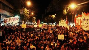 Marcha educativa de secundarios, terciarios y universitarios por más presupuesto.
