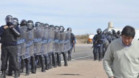 Patota y represión para defender a las mineras