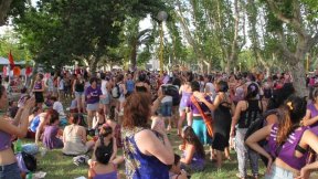 Mil mujeres de Pan y Rosas junto a legisladoras del PTS en el FIT en Encuentro Nacional de Mujeres
