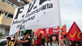 ¡Organicemos la resistencia para pararle la mano al ajuste de Macri y los gobernadores! ¡Pongamos en pie al movimiento estudiantil junto a los trabajadores!