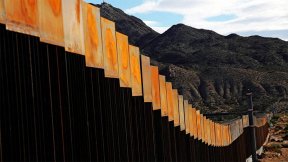 Proponen que Mendoza también rechace el muro y expulsión de refugiados de Trump