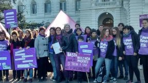 Importante delegación de mujeres exigió al Concejo Deliberante adhesión a proyecto contra la violencia machista
