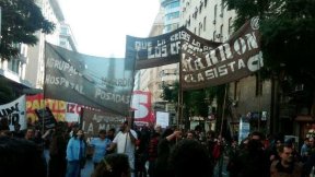 Paramos y nos retiramos de la Plaza de Mayo para darle la espalda al patrón Eduardo Buzzi