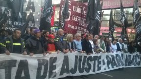 Nicolás del Caño exigió que las centrales sindicales llamen a un paro activo nacional