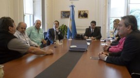 Soldados de las multinacionales contra los trabajadores y la izquierda