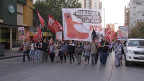 24 de Marzo: El PTS se movilizó por la absolución a petroleros de Las Heras y el triunfo de la huelga docente