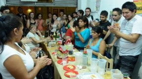 Brindis solidario con los trabajadores despedidos de Elemento