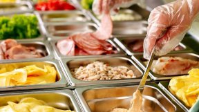 "Que la tortilla se vuelva": comidas de primera y comidas de última en las entrañas del acero