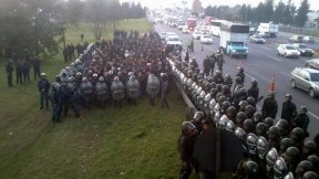 Movilización a sede de Gendarmería en Neuquén por detención de nieta restituida y despidos en Lear y Donnelley