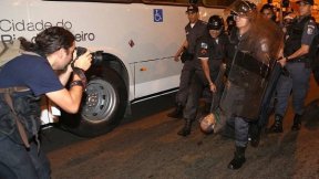 Represión para dejar las calles libres al Papa