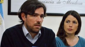 Del Caño: "Las que necesitan nuestro apoyo son las maestras, no los fondos buitres"