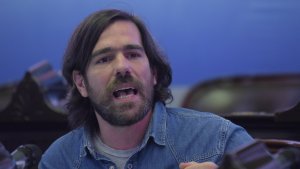 Nicolás del Caño pide al Congreso dos leyes para terminar con la discriminación hacia quienes trabajan en las viñas