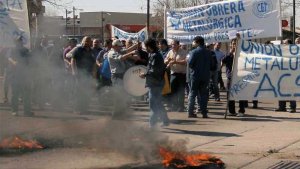 El FIT reclama la inmediata reincorporación de los trabajadores de IMPSA