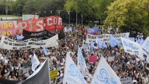 Una farsa de consulta para aprobar una ley neoliberal