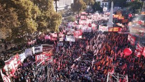 1º de Mayo: la izquierda movilizó a Plaza de Mayo contra el ajuste y por una salida de las y los trabajadores
