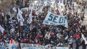 El concejal Gastón Remy llamó a solidarizarse con el reclamo salarial de los municipales