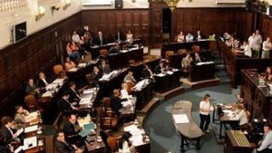 La Legislatura de Mendoza declaró su preocupación por despidos y suspensiones en LEAR